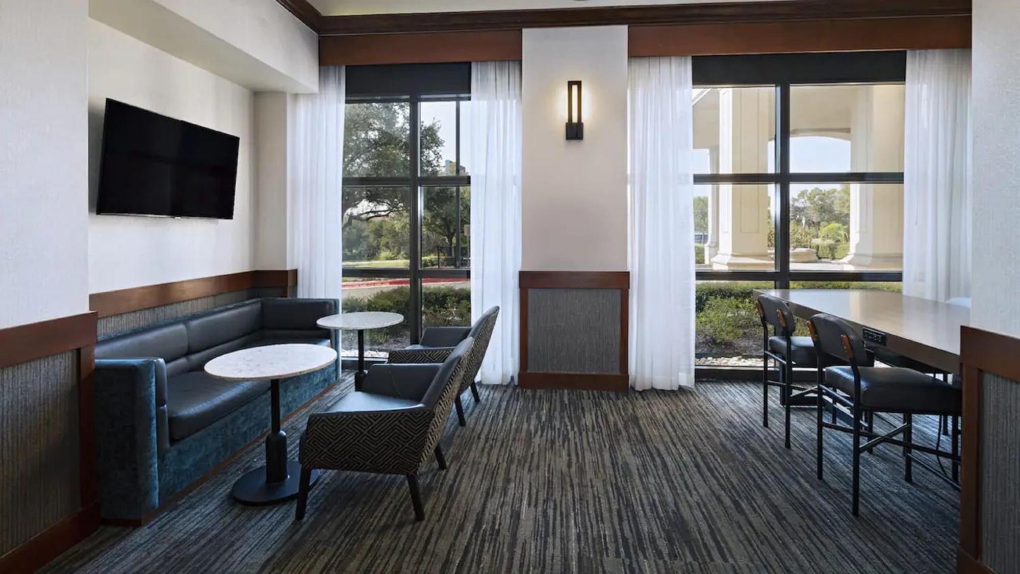 Hyatt Place Austin Arboretum Екстериор снимка
