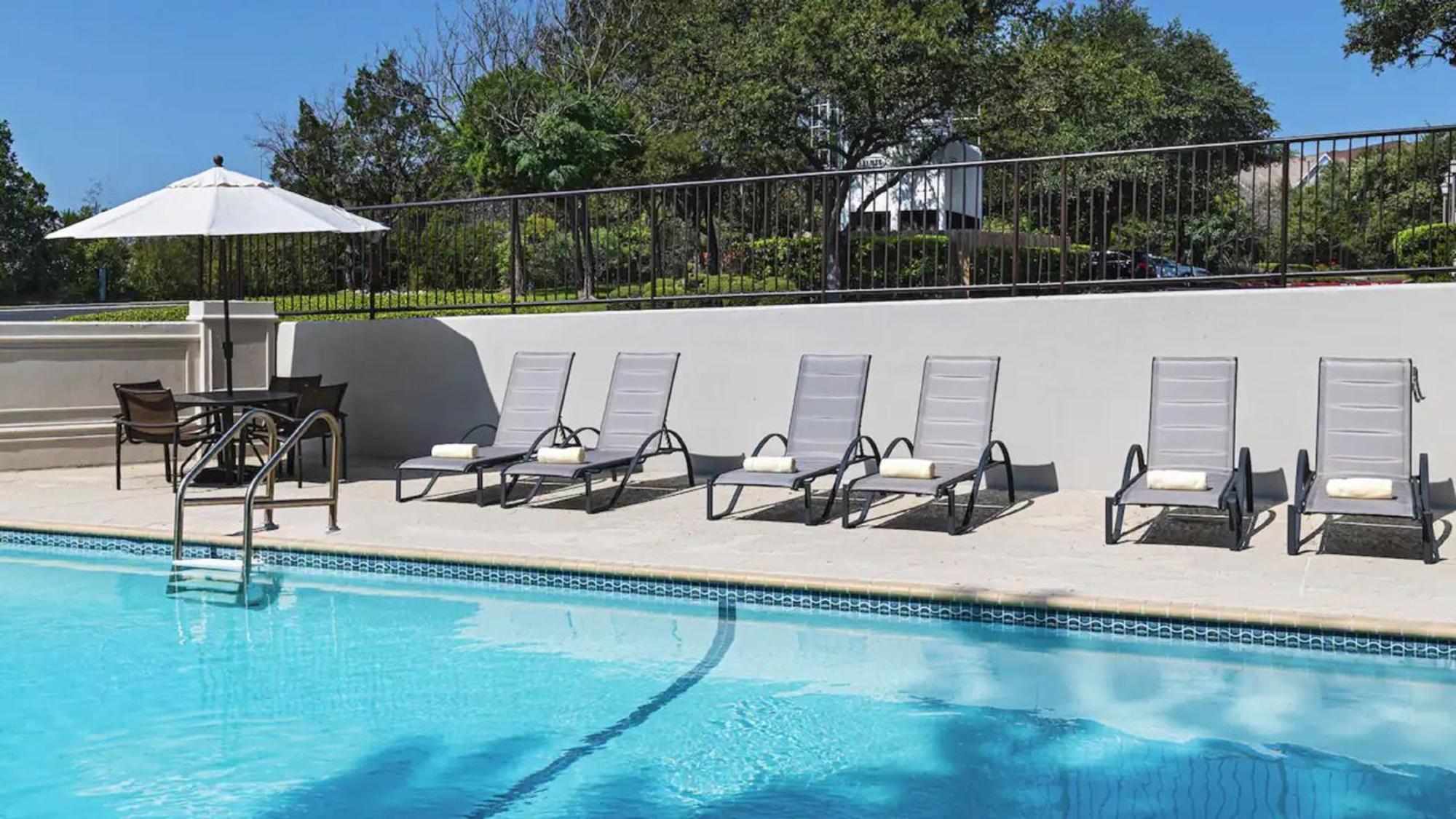 Hyatt Place Austin Arboretum Екстериор снимка